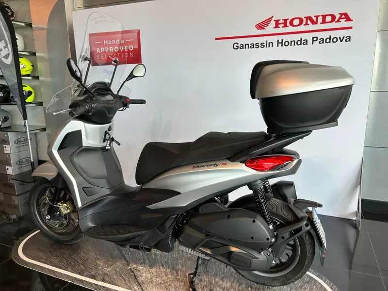 Piaggio Beverly 300 Hpe (2021) (6)