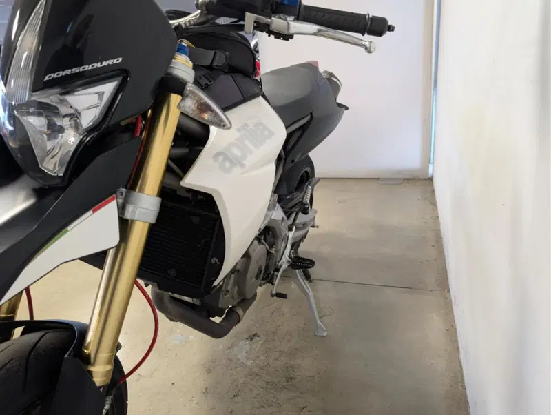 Aprilia Dorsoduro 750 (2009 - 14) (3)