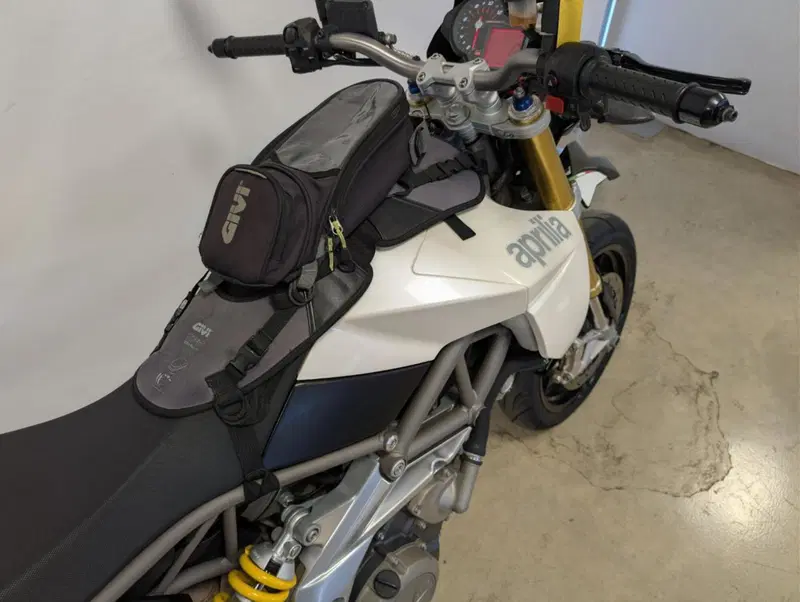 Aprilia Dorsoduro 750 (2009 - 14) (9)