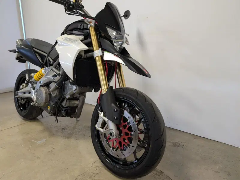 Aprilia Dorsoduro 750 (2009 - 14) (4)