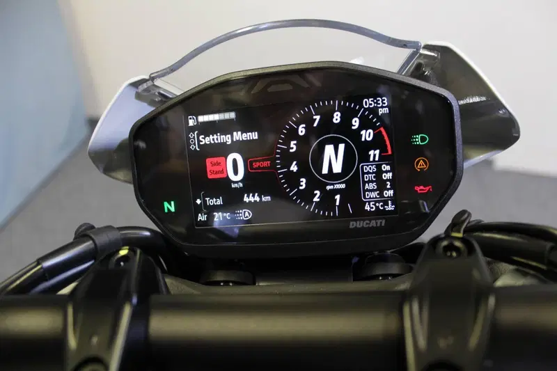 Ducati Monster 937 + (2021 - 25) (3)