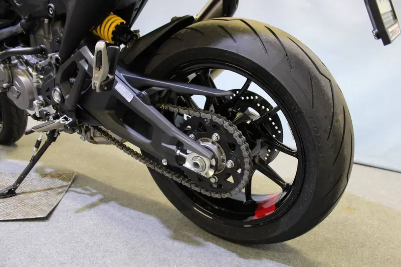 Ducati Monster 937 + (2021 - 25) (15)