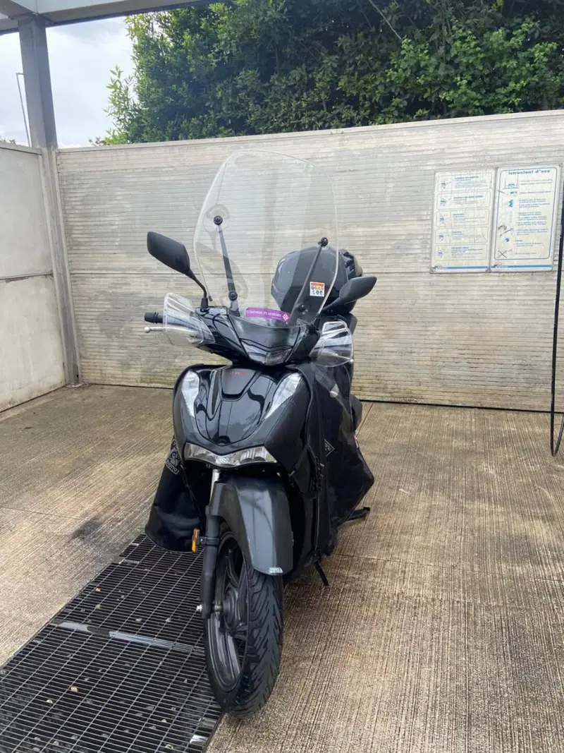 Honda SH 150i Sport (2024 - 25) (3)
