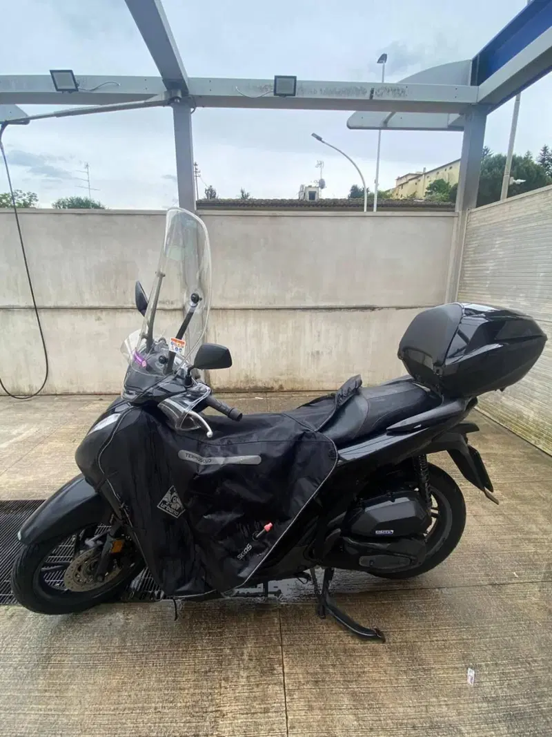 Honda SH 150i Sport (2024 - 25) (7)