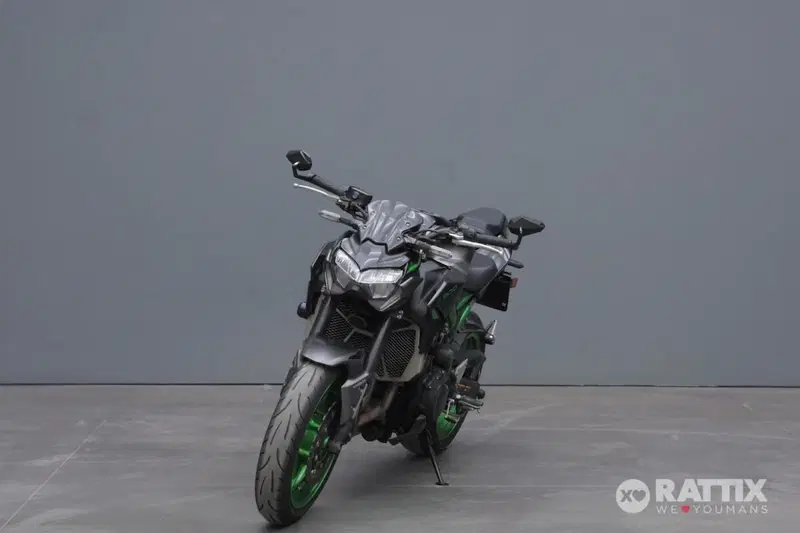 Kawasaki Z 900 (2021 - 24) (2)