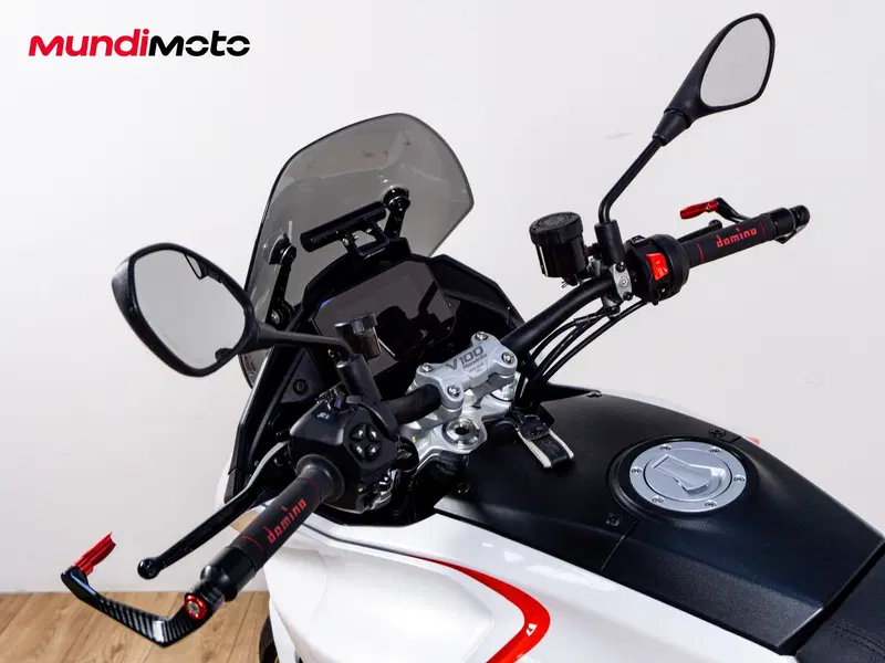 Moto Guzzi V100 Mandello (2022 - 24) (9)