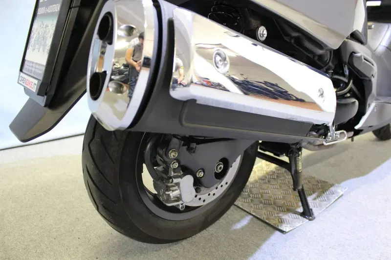 Honda Silver Wing 400 (2006 - 09) (6)