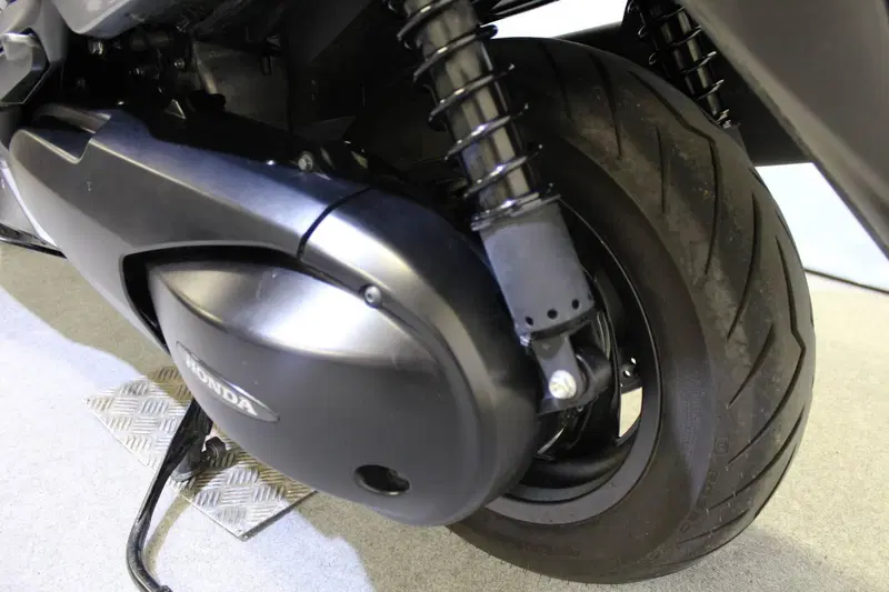 Honda Silver Wing 400 (2006 - 09) (15)