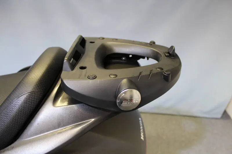 Honda Silver Wing 400 (2006 - 09) (17)