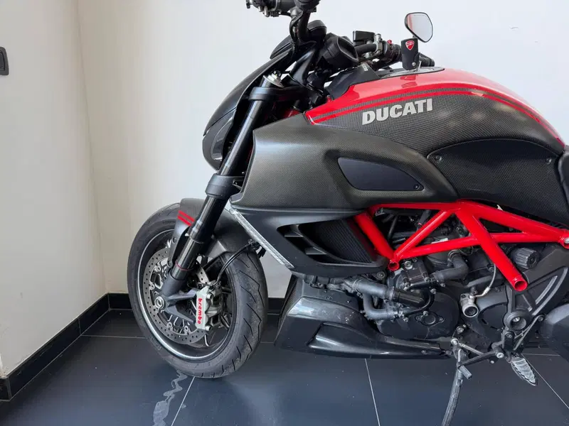 Ducati Diavel 1200 Carbon (2010 - 13) (3)