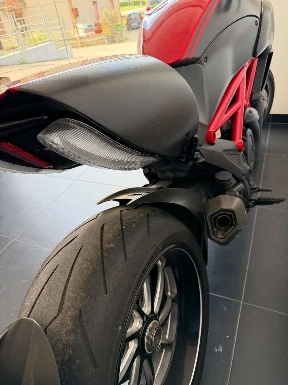 Ducati Diavel 1200 Carbon (2010 - 13) (4)