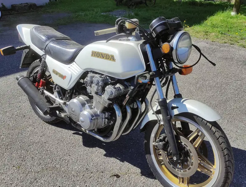 Honda CB 750 F (2)