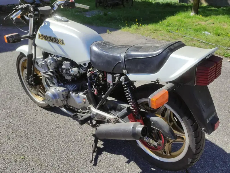 Honda CB 750 F (6)