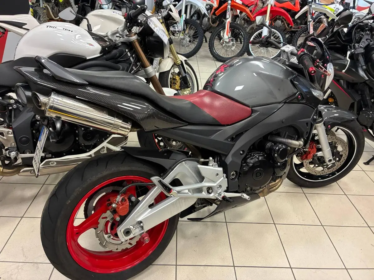 Suzuki GSX R 600 (2008 - 10) (5)