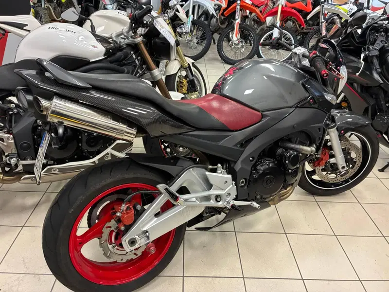 Suzuki GSX R 600 (2008 - 10) (5)