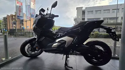 Honda X-ADV 750 (2025 - 26) nuova