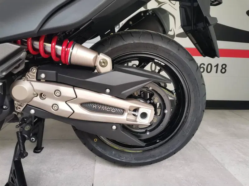 Kymco AK 575 Premium (2025 - 26) (13)