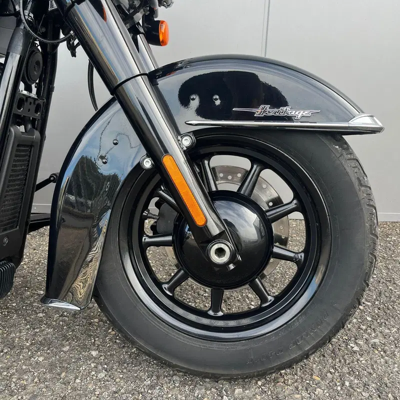 Harley-Davidson Heritage Classic (2021 - 24) (2)