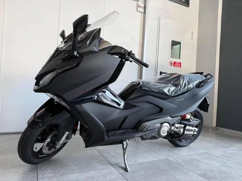Kymco AK 575 Premium (2025 - 26) (2)