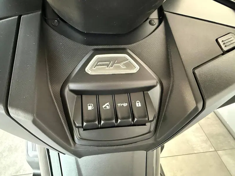 Kymco AK 575 Premium (2025 - 26) (10)