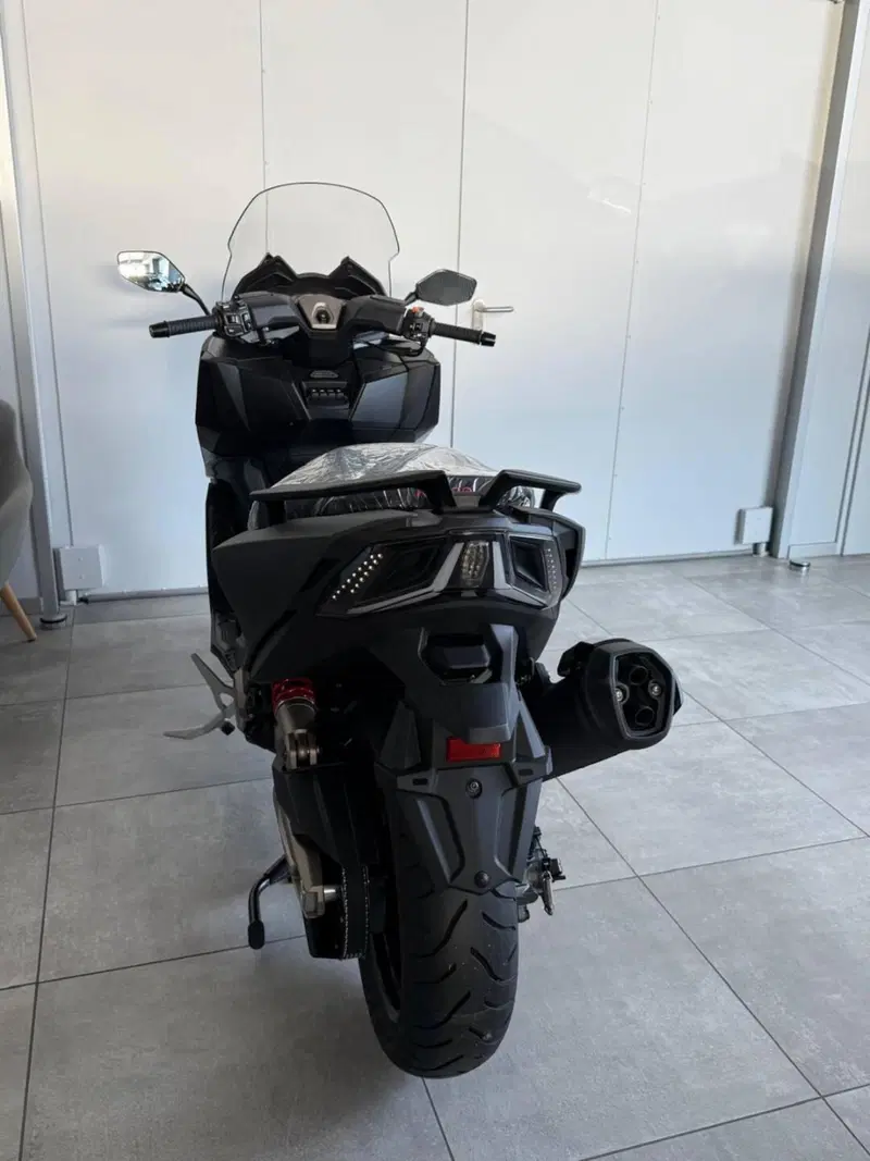 Kymco AK 575 Premium (2025 - 26) (18)