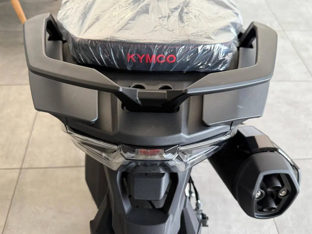 Kymco AK 575 Premium (2025 - 26) (20)