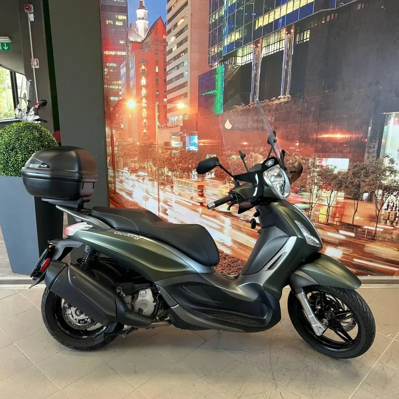 Piaggio Beverly 350 ABS (2016 - 20) (2)