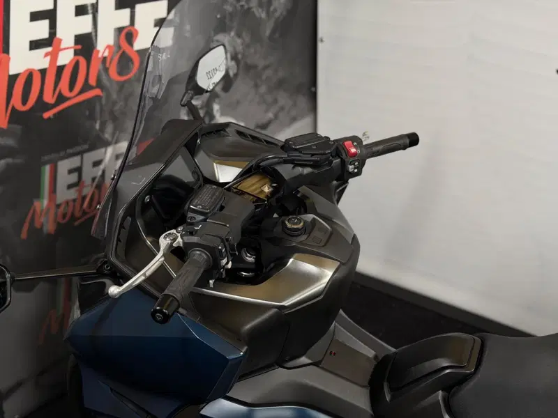 Honda Forza 750 DCT (2021 - 24) (9)