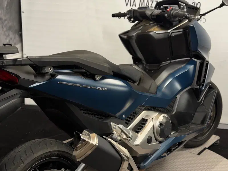 Honda Forza 750 DCT (2021 - 24) (11)