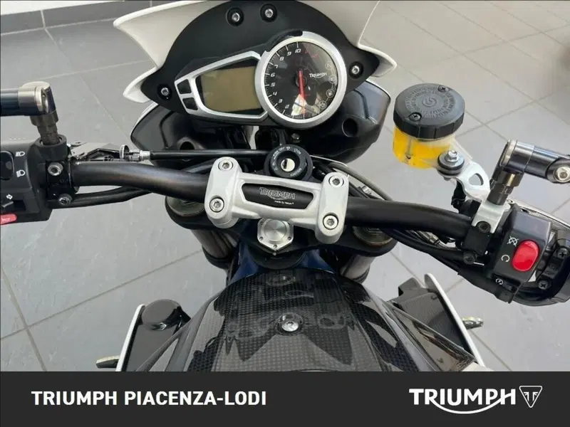 Triumph Speed Triple 1050 (2011 - 13) (7)