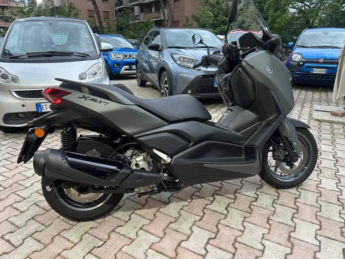 Yamaha X-Max 300 (2025 - 26) (6)