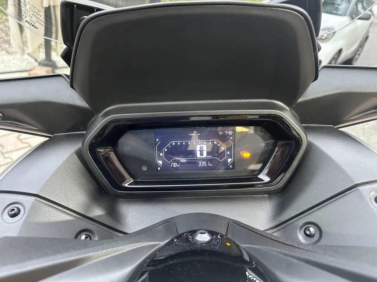 Yamaha X-Max 300 (2025 - 26) (7)