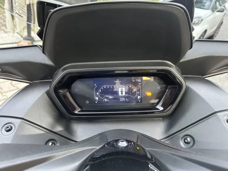 Yamaha X-Max 300 (2025 - 26) (7)