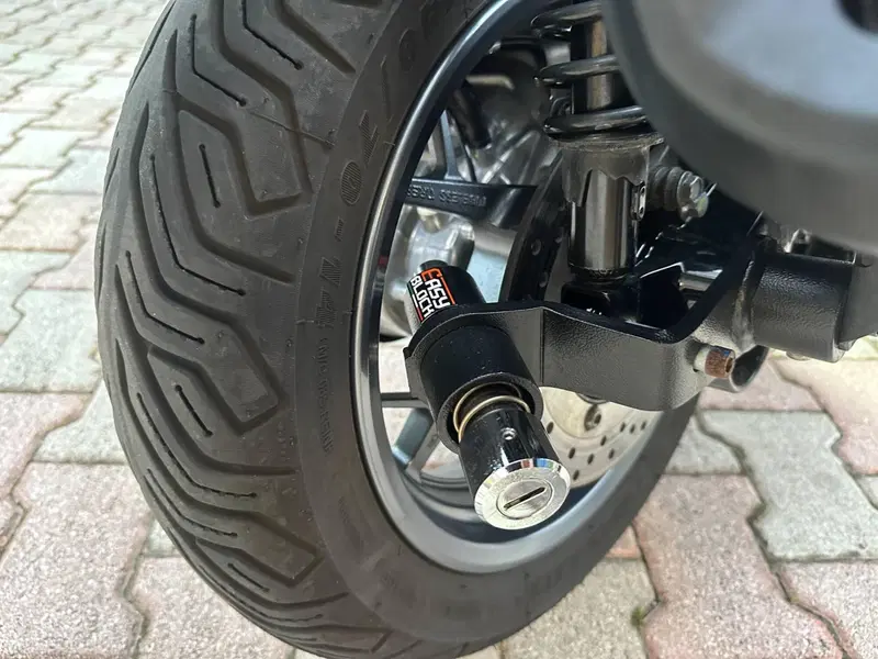 Yamaha X-Max 300 (2025 - 26) (10)