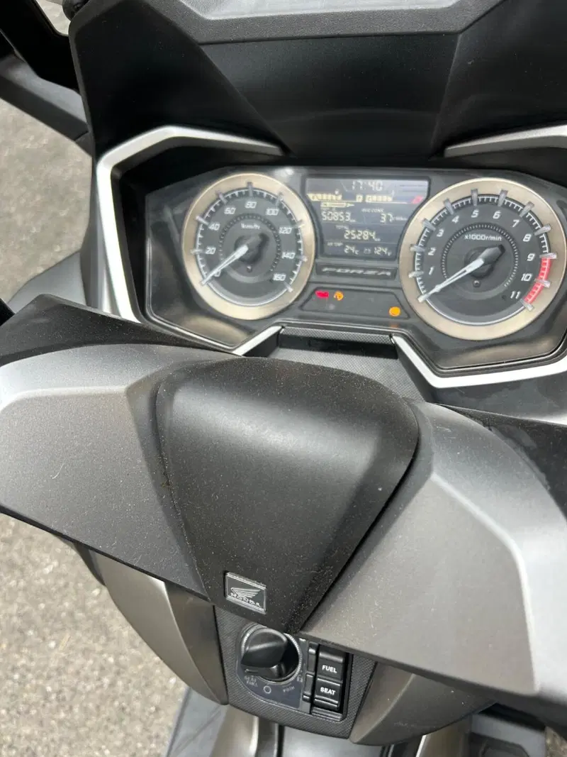 Honda Forza 350 (2022 - 24) (7)