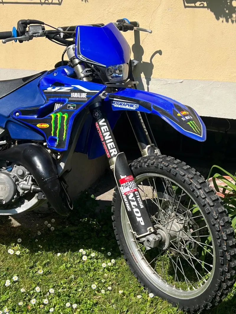 Yamaha YZ 125 (2006) (2)