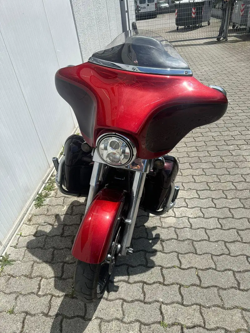 Harley-Davidson 1800 Street Glide (2012 - 13) - FLSTSE (8)