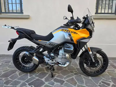 Moto Guzzi Stelvio (2024 - 26) usata