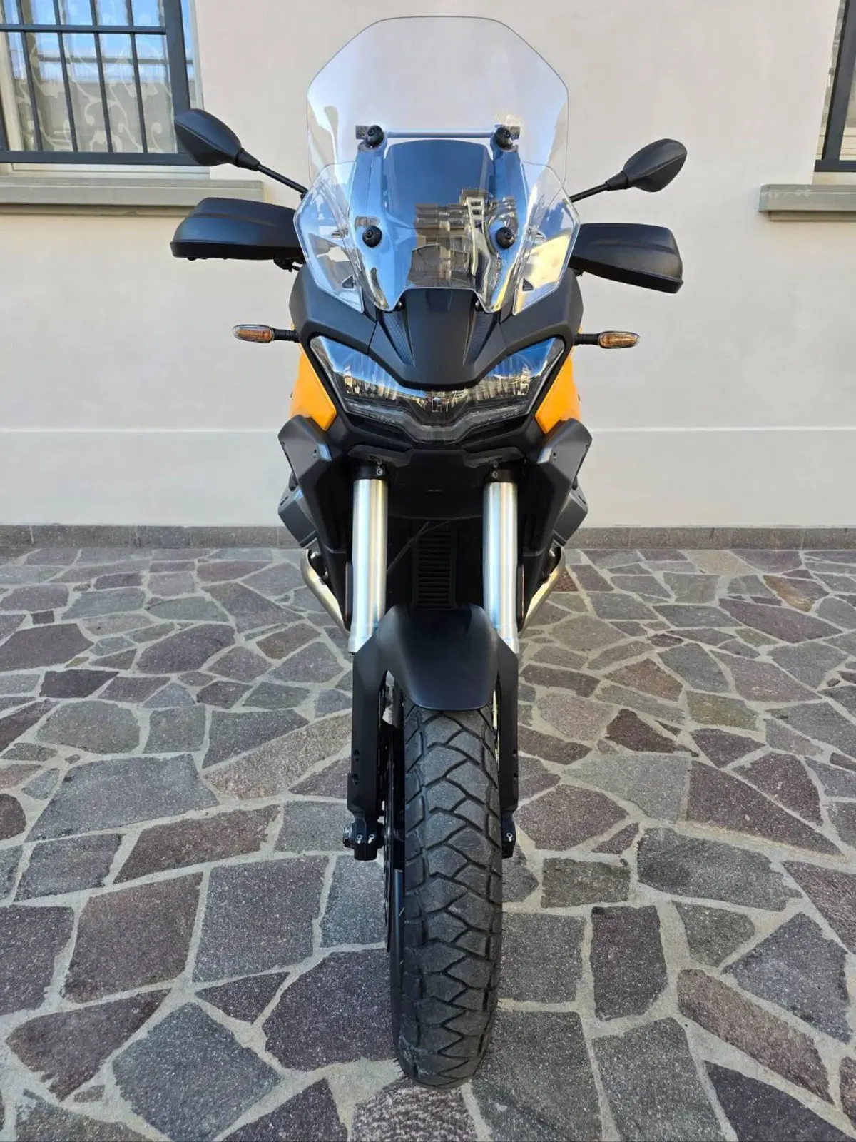 Moto Guzzi Stelvio (2024 - 26) (2)