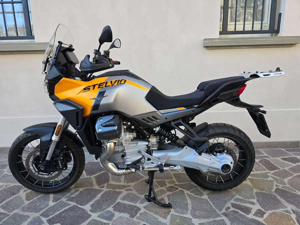 Moto Guzzi Stelvio (2024 - 26) (3)