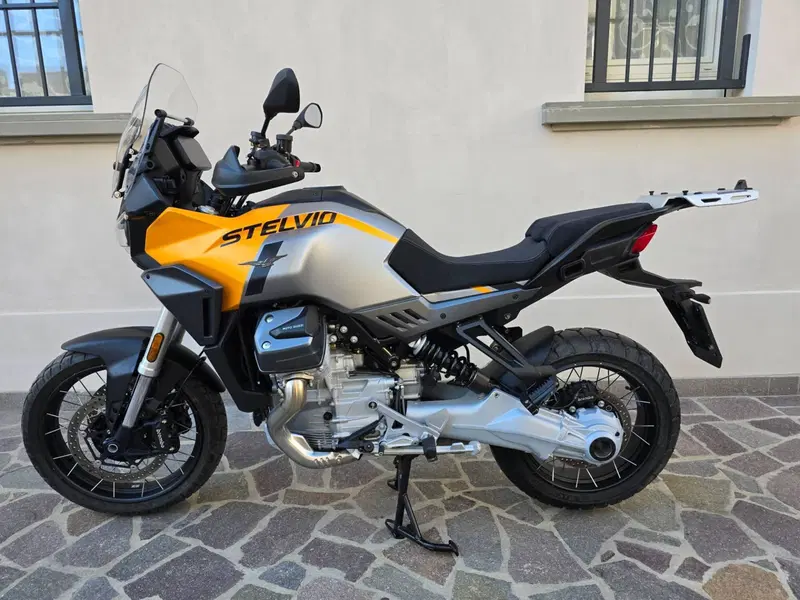 Moto Guzzi Stelvio (2024 - 26) (3)