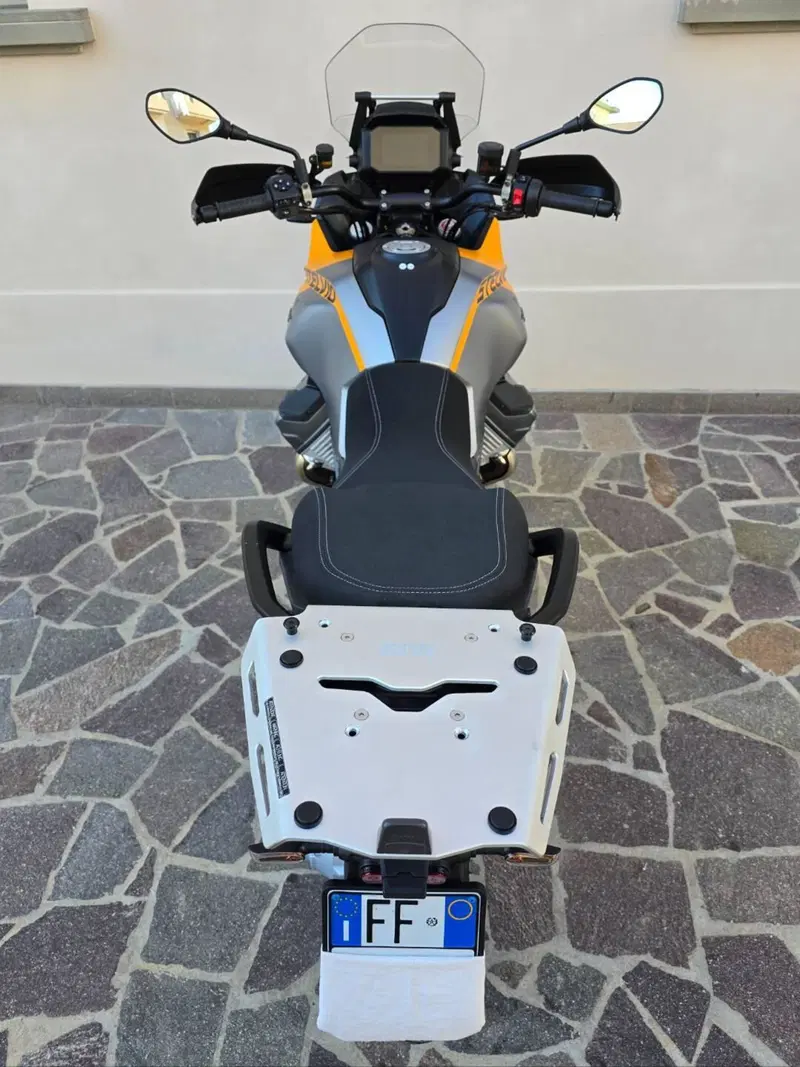 Moto Guzzi Stelvio (2024 - 26) (4)