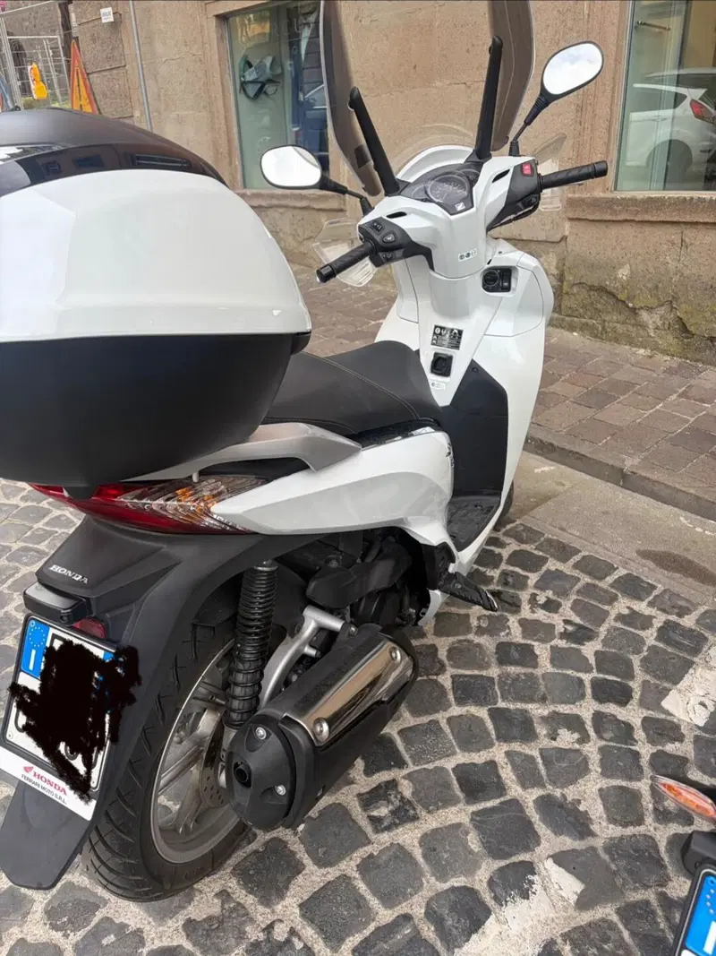 Honda SH 300 i ABS (2016 - 20) (4)