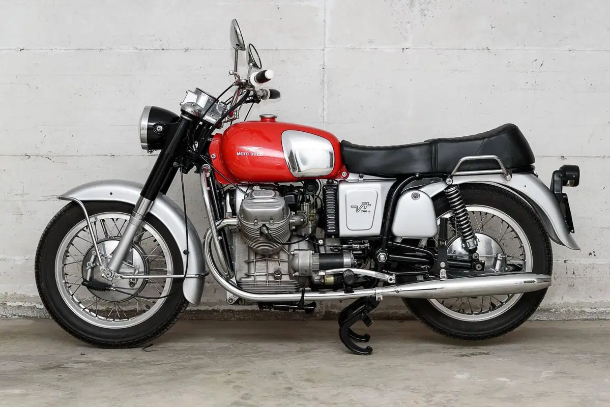 Moto Guzzi v7 700 (3)