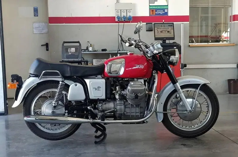 Moto Guzzi v7 700 (4)