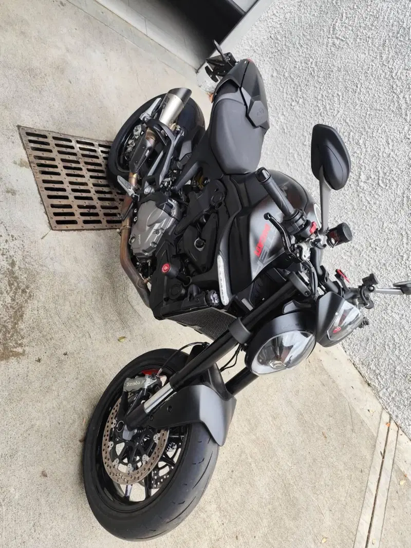 Ducati Monster 937 (2021 - 25) (4)