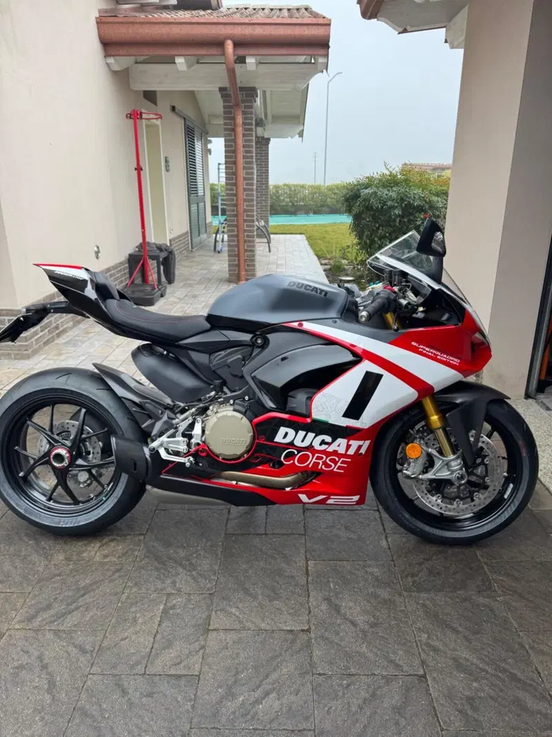 Ducati Panigale V2 Superquadro Final Edition (2024)