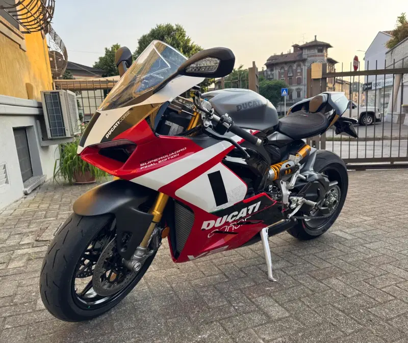 Ducati Panigale V2 Superquadro Final Edition (2024) (3)