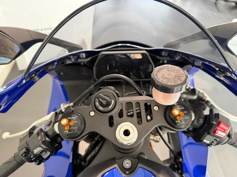 Yamaha YZF R1 (2020 - 25) (4)