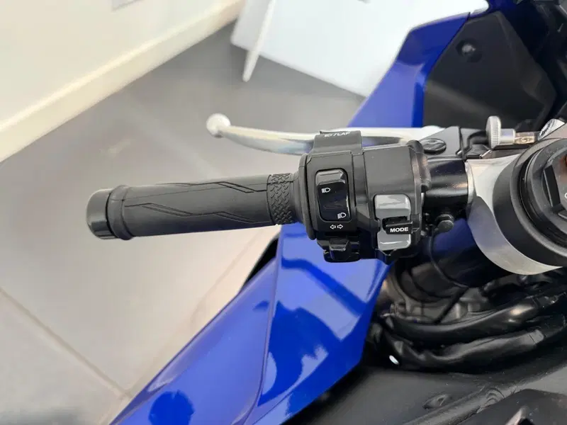 Yamaha YZF R1 (2020 - 25) (6)